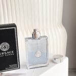Versace Pour Homme Eau de Toilette - 100 ml (3.4 oz) - Image 4