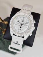 SWATCH MoonSwatch "Full Moon Snoopy" Mission to the Moonphase Watch - Image 5