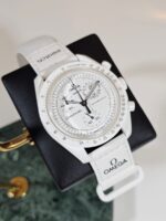 SWATCH MoonSwatch "Full Moon Snoopy" Mission to the Moonphase Watch - Image 3